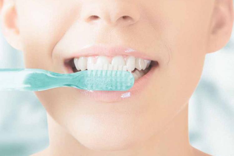 Should You Clean Your Tongue While Brushing Your Teeth?